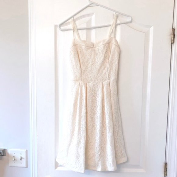 Lace White Dress (Size Small) - Picture 5 of 12